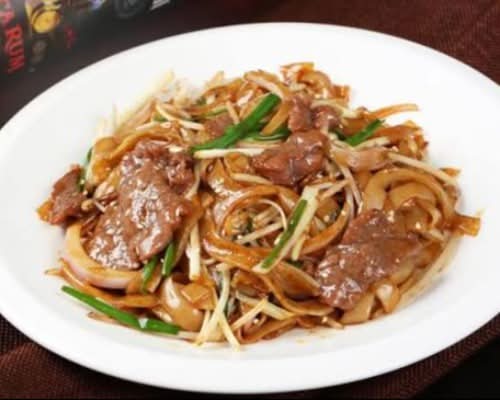 RN22.干炒牛河 Stir Fried Flat Rice Noodle with Beef